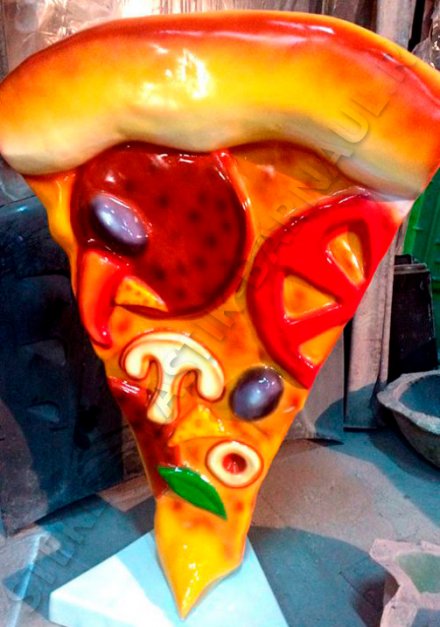 Пицца — высота 1,8 м.